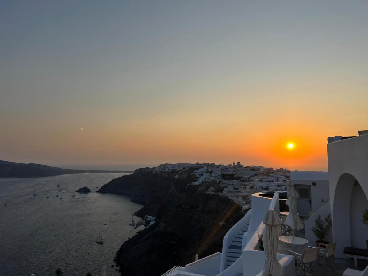 Captain John Villas Oia - Caldera & Sunset View Ngoại thất bức ảnh